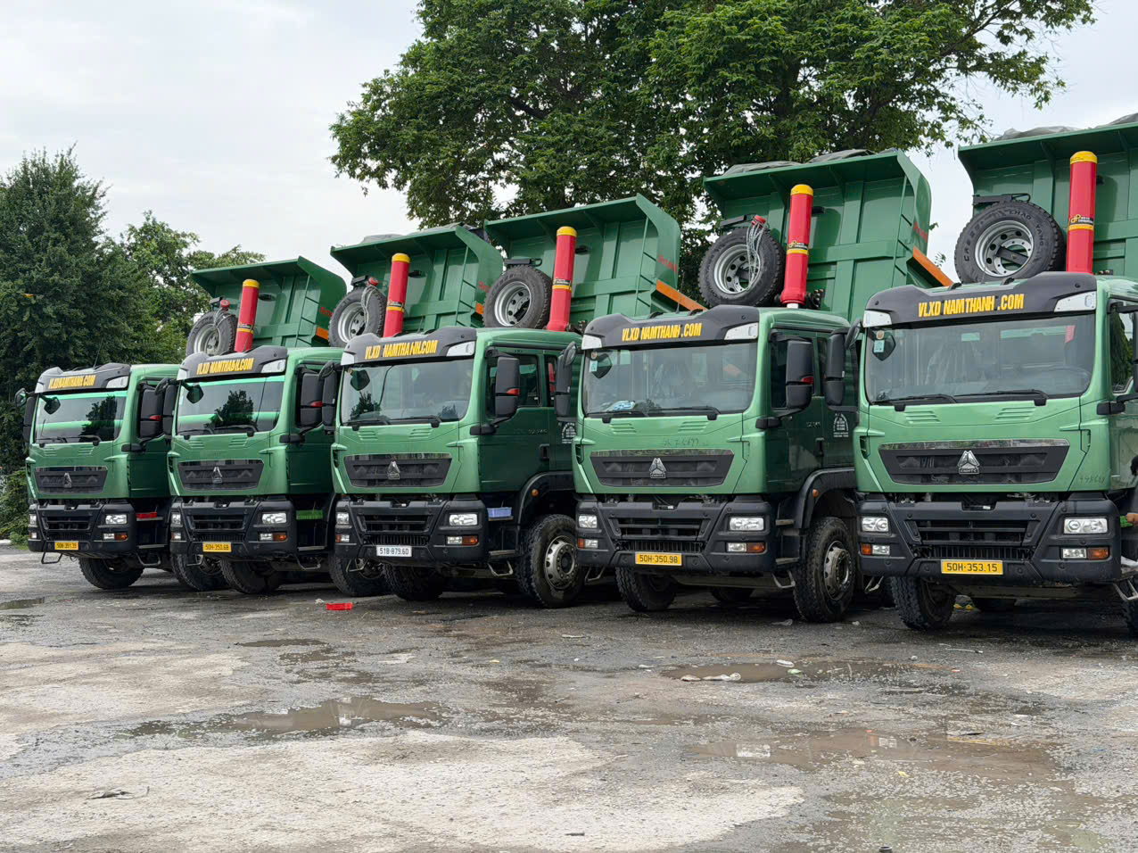 Xe ben vận chuyển cát đá